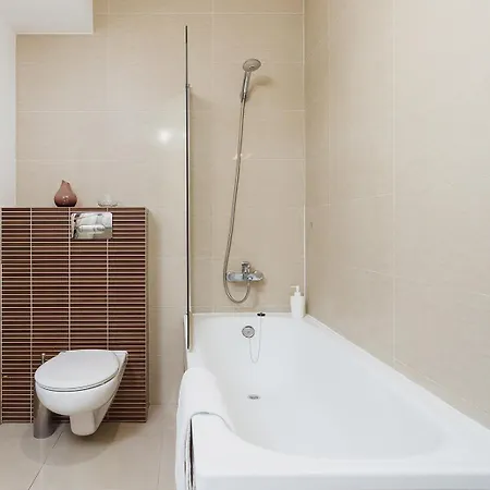 3-Bedroom Apartment With Balcony- Krowoderska Krakow Exterior photo